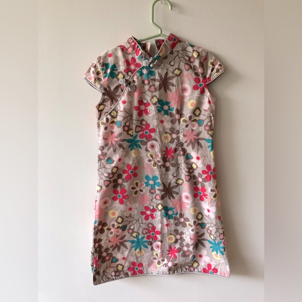 Girls 4-6T dress.